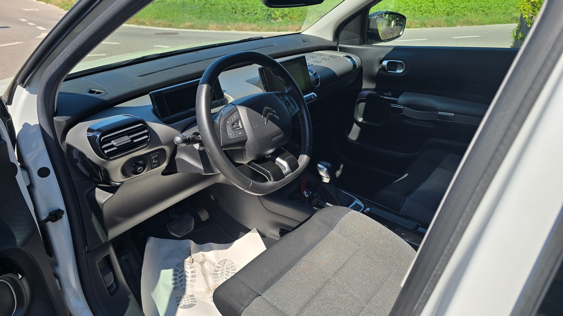 CITROEN C4 Cactus 1.2 Pure Tech Shine EAT6, Zahnriemen neu, Automat-image-8