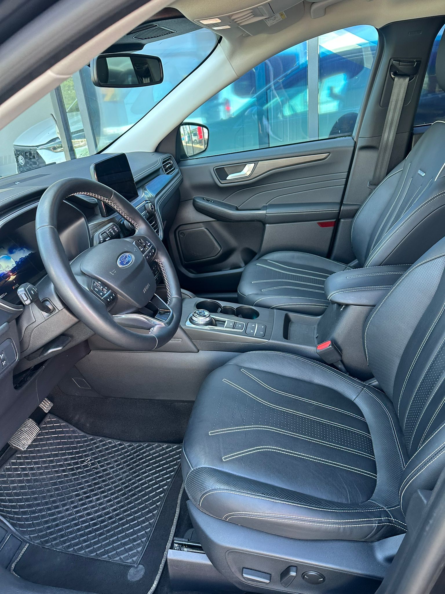FORD Kuga 2.5 Hybrid Vignale 4x4-image-10