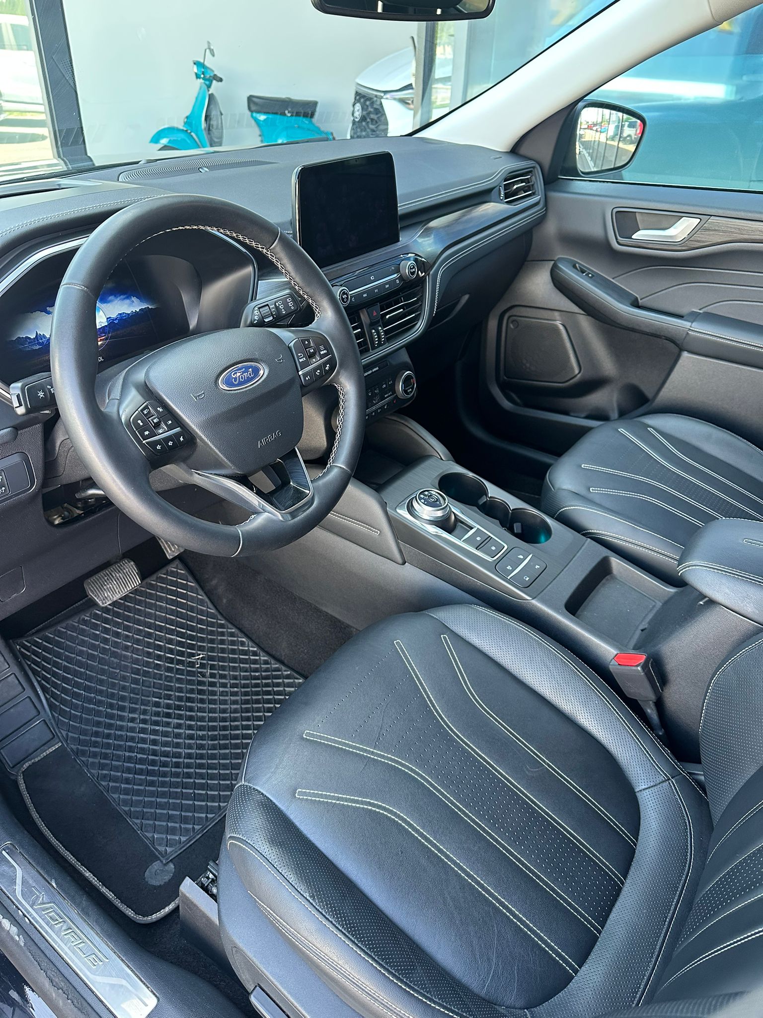 FORD Kuga 2.5 Hybrid Vignale 4x4-image-9