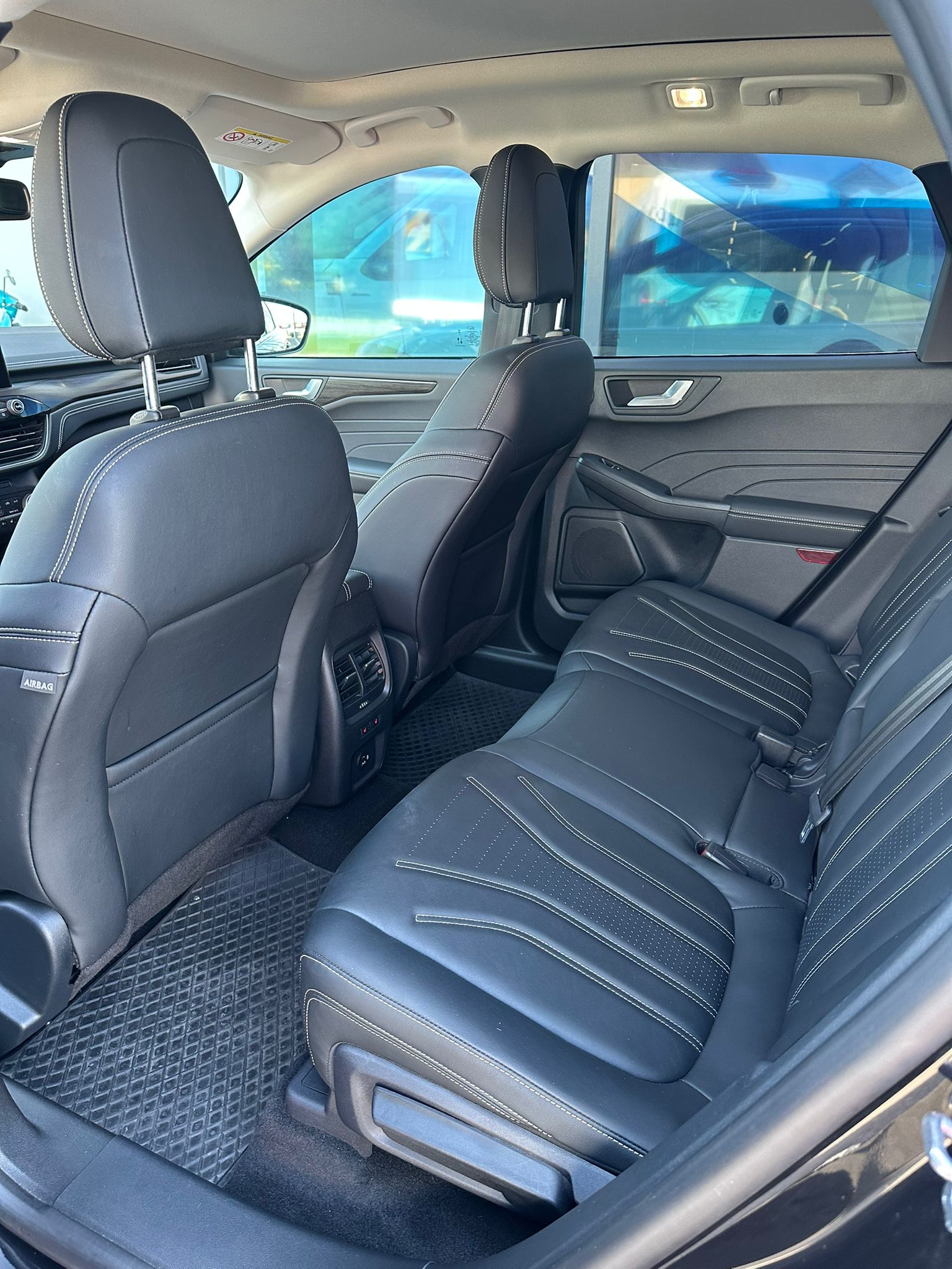 FORD Kuga 2.5 Hybrid Vignale 4x4-image-14