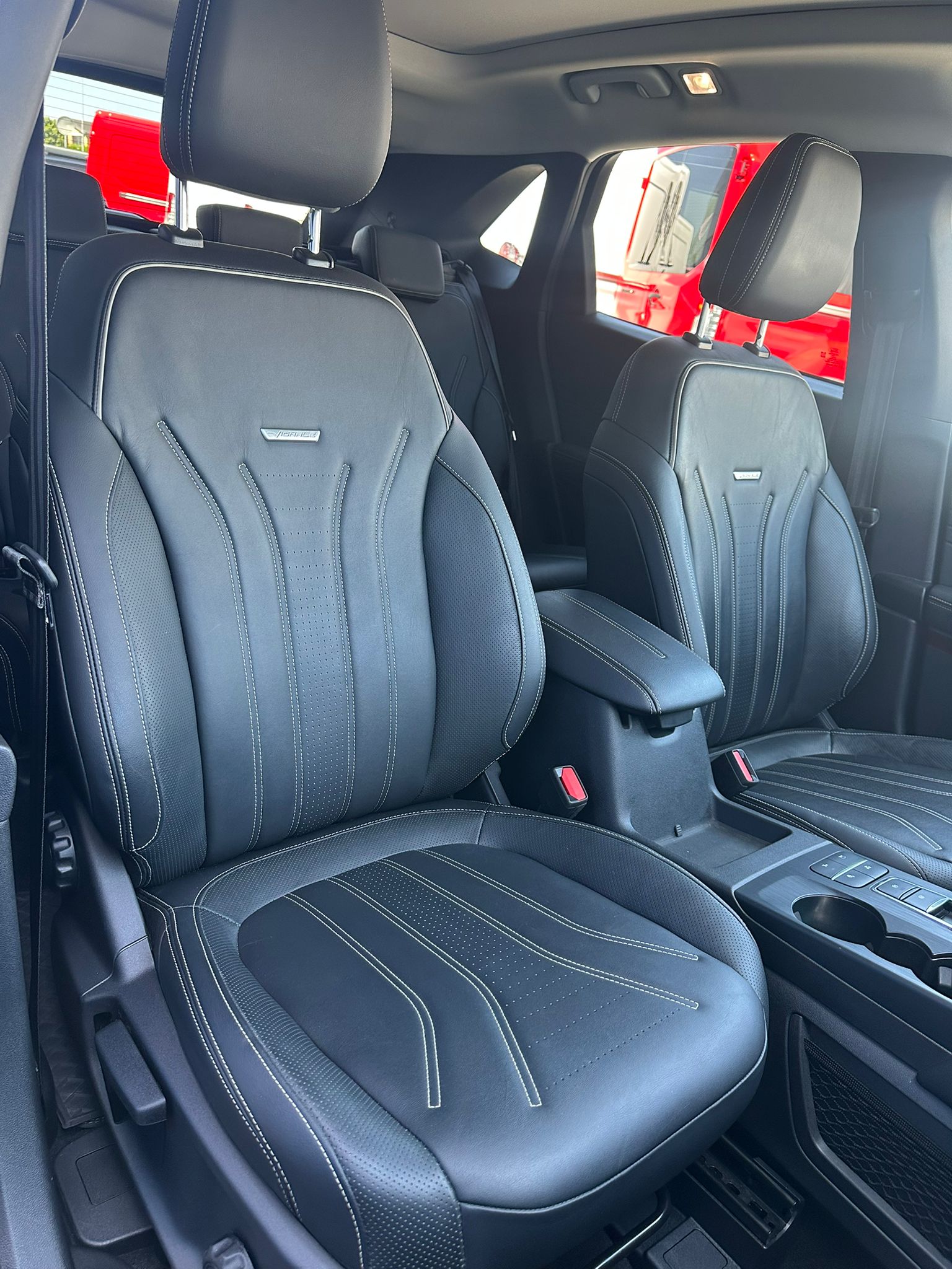 FORD Kuga 2.5 Hybrid Vignale 4x4-image-13