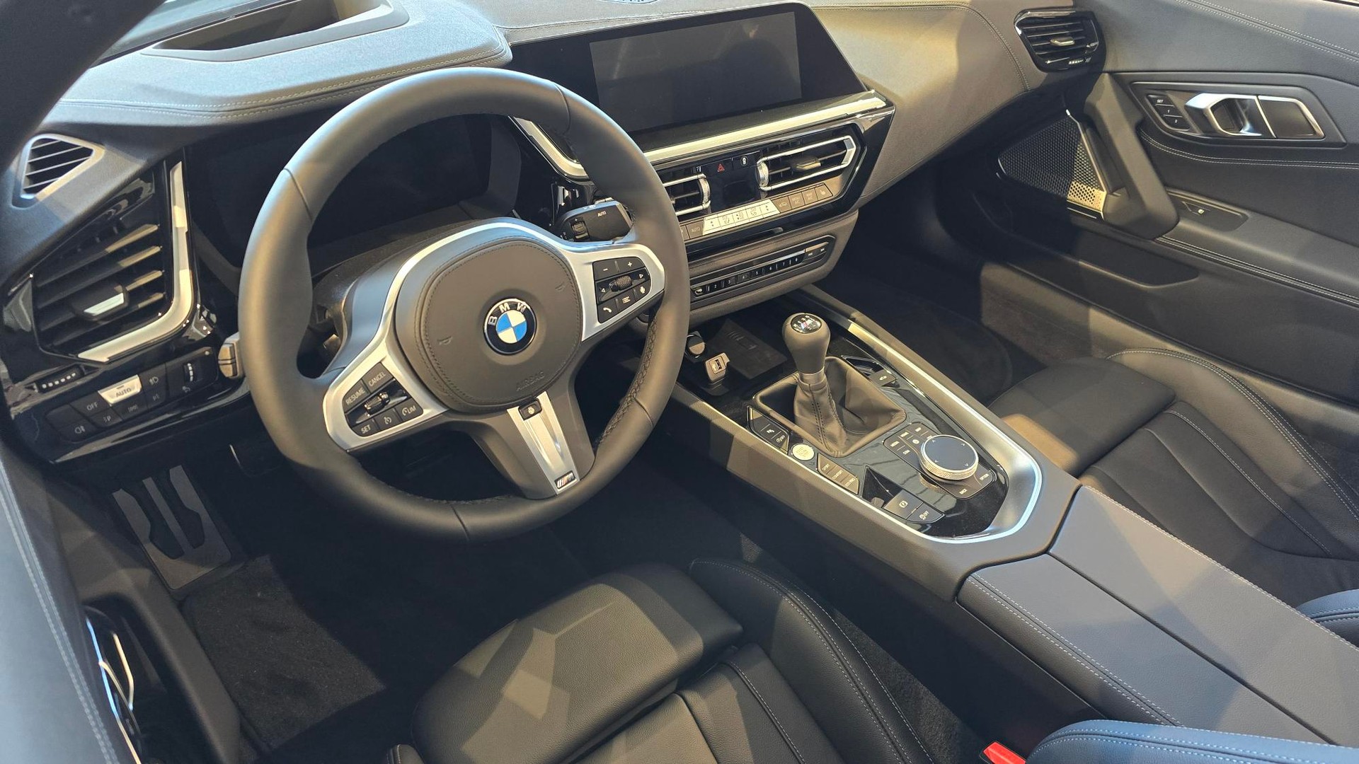 BMW Z4 M40i Handschalter Pure Impulse Frozen Deep Green Metallic-image-3