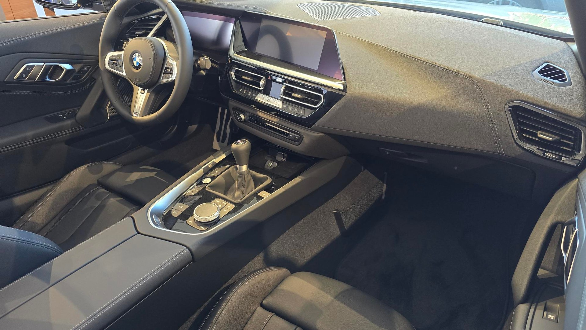 BMW Z4 M40i Handschalter Pure Impulse Frozen Deep Green Metallic-image-4