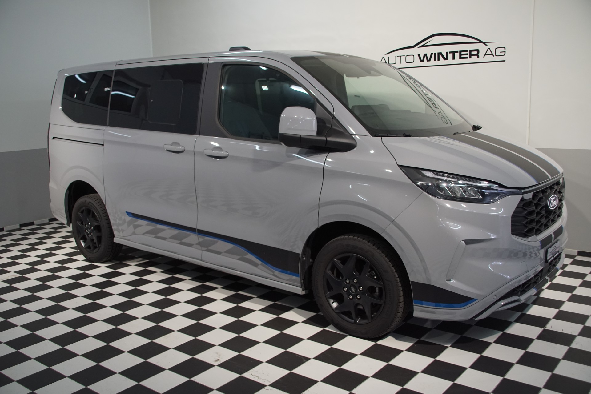 FORD Tourneo Bus 320 L1H1 Sport Automat 4x4-showroom-element-1