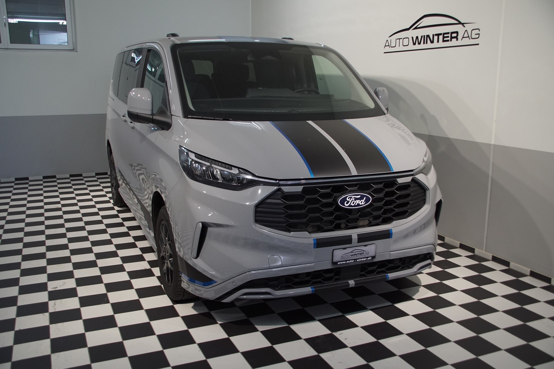 FORD Tourneo Bus 320 L1H1 Sport Automat 4x4-showroom-element-2