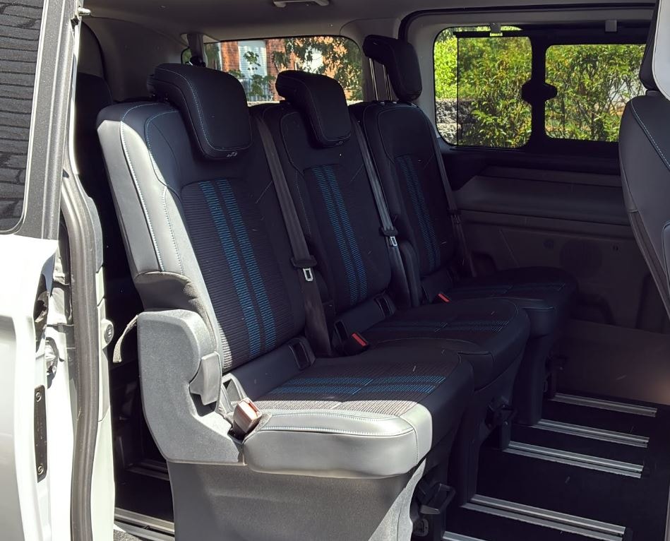 FORD Tourneo Bus 320 L1H1 Sport Automat 4x4-image-3