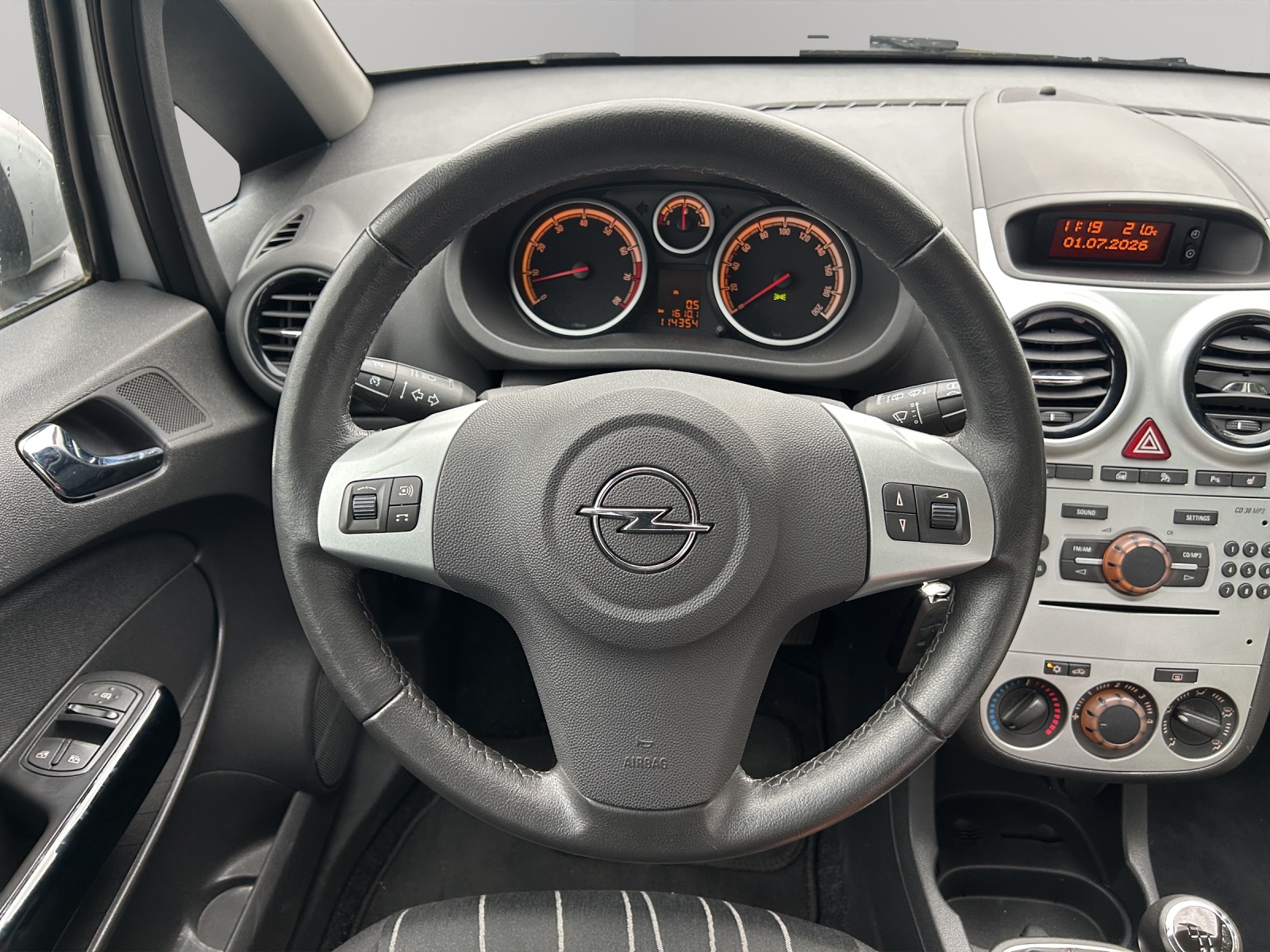 OPEL Corsa 1.4 TP Enjoy-image-15