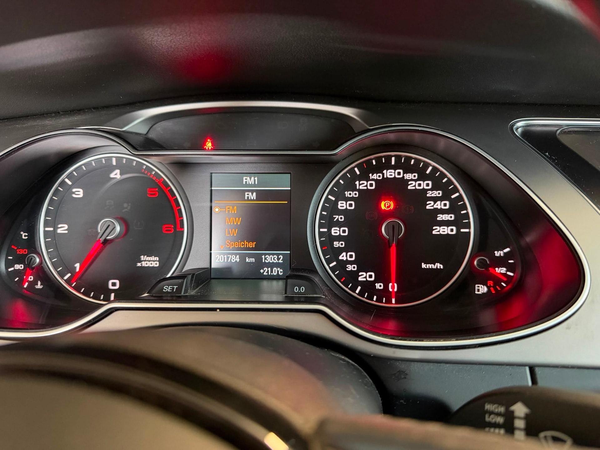 AUDI 2.0 TDI 143-image-2