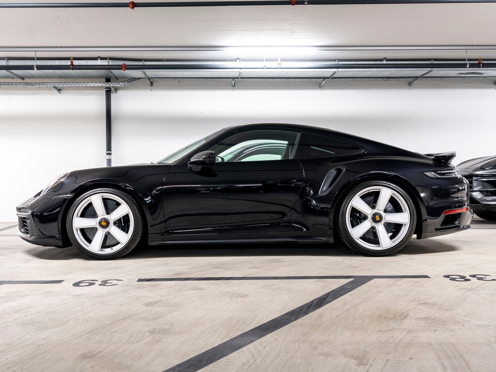 PORSCHE 911 Turbo 50 Jahre-showroom-element-1