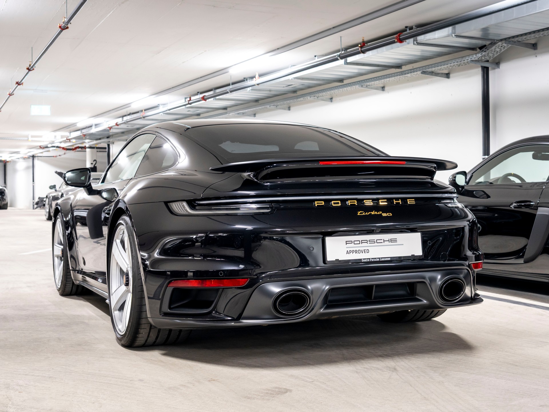 PORSCHE 911 Turbo 50 Jahre-showroom-element-2