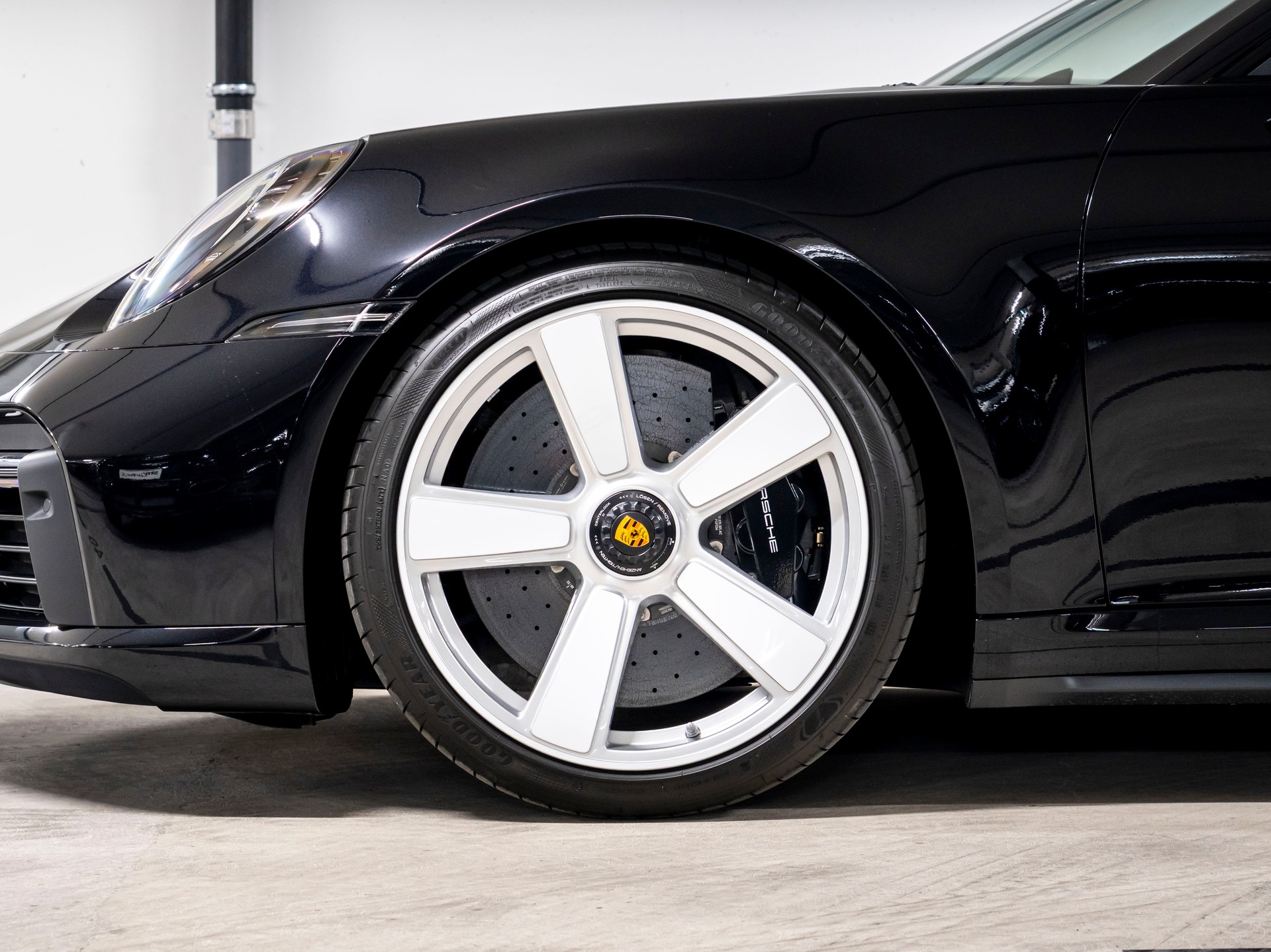 PORSCHE 911 Turbo 50 Jahre-image-7