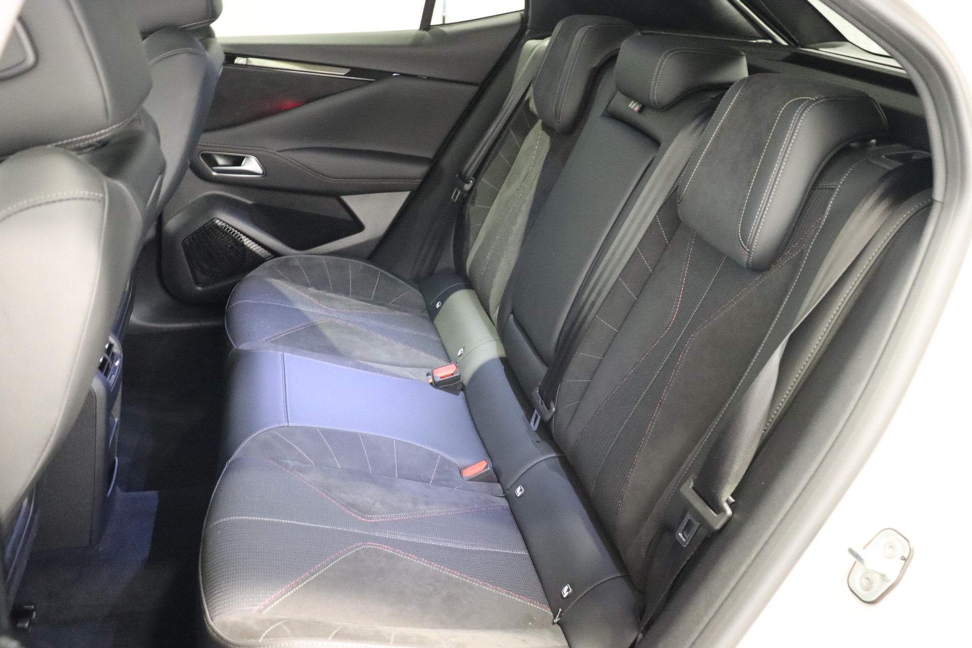 DS AUTOMOBILES 4 1.2 PureTech Ligne Noire-image-5