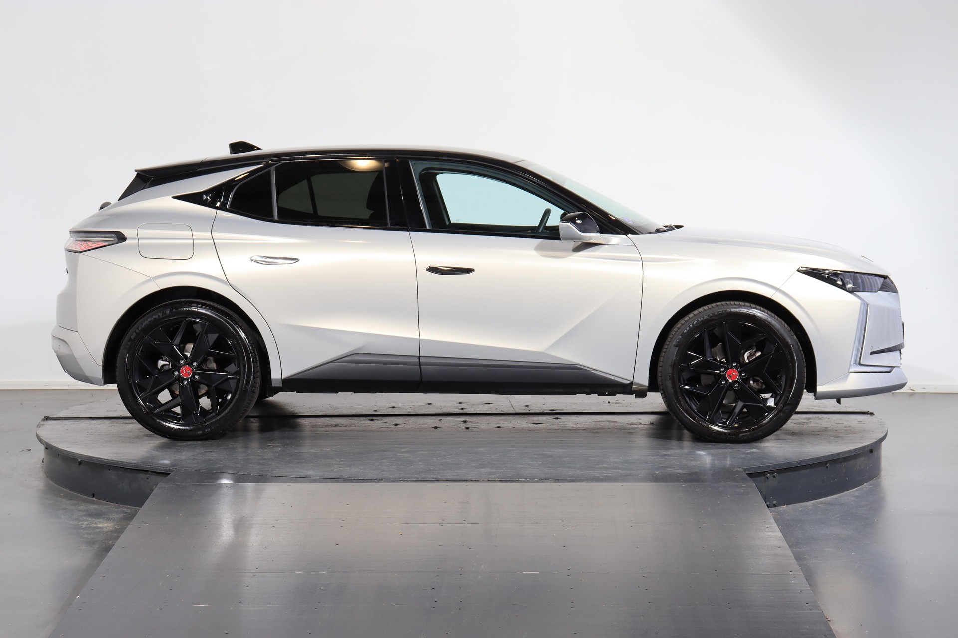 DS AUTOMOBILES 4 1.2 PureTech Ligne Noire-image-1