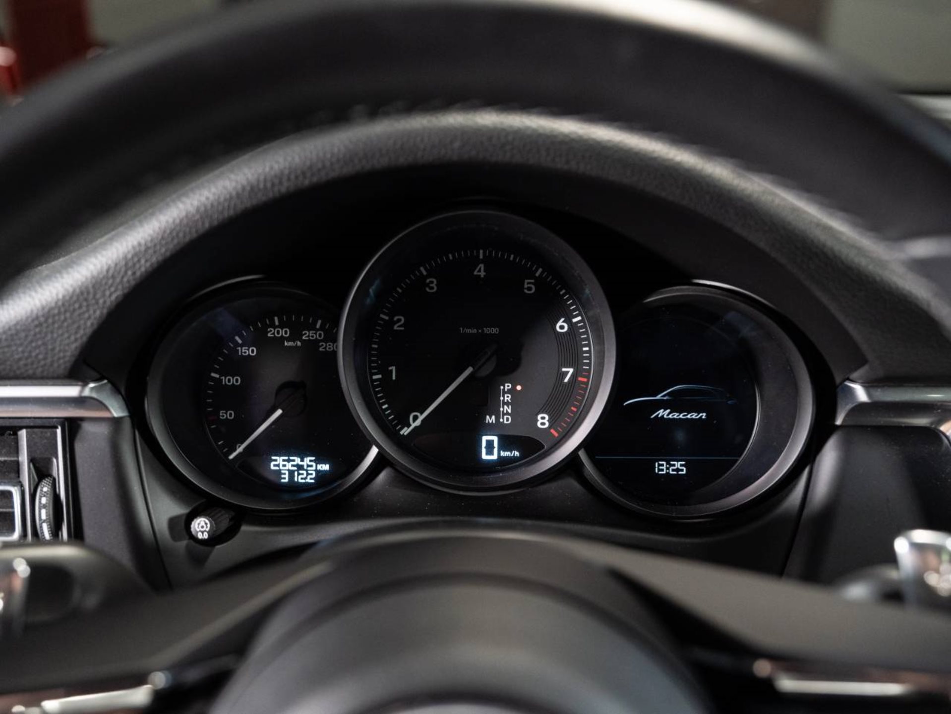 PORSCHE Macan (MY23)-image-12