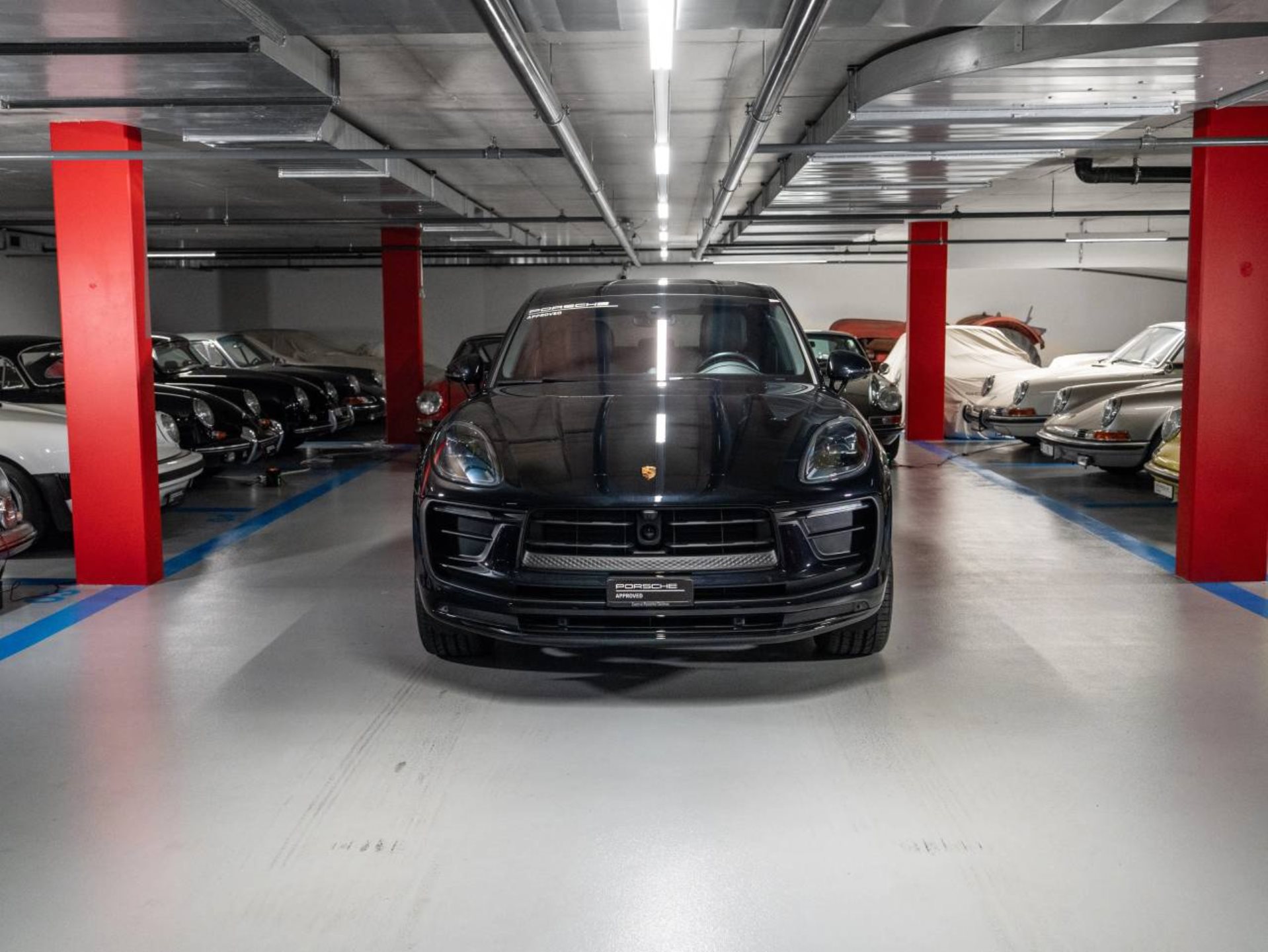 PORSCHE Macan (MY23)-image-1