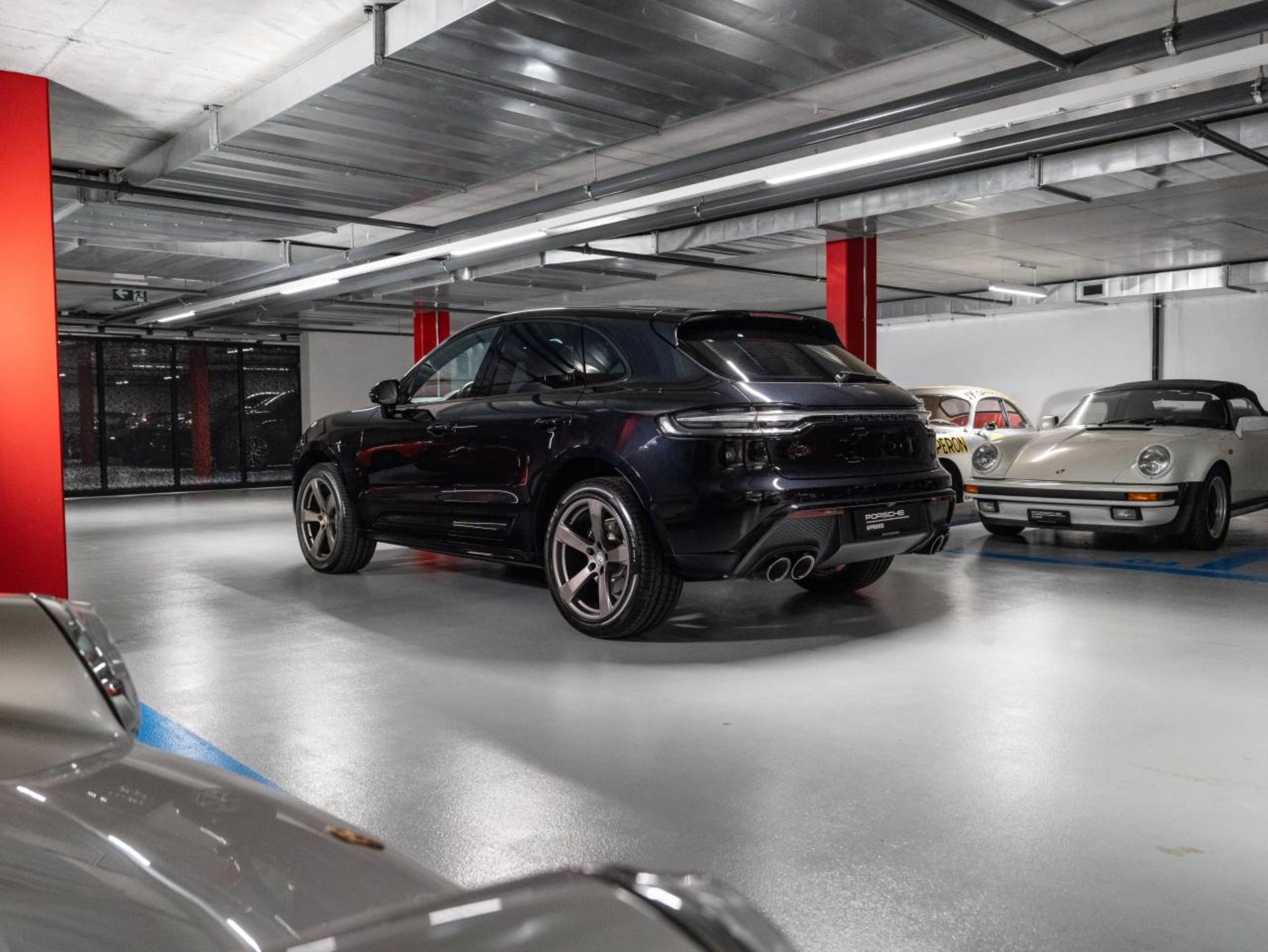 PORSCHE Macan (MY23)-image-2