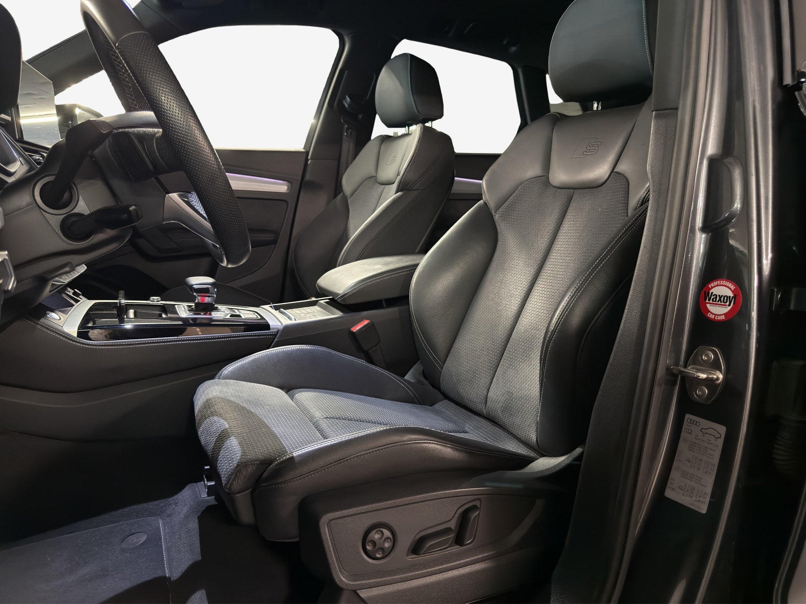 AUDI Q5 50 TFSI e PHEV S line quattro S-tronic-image-7