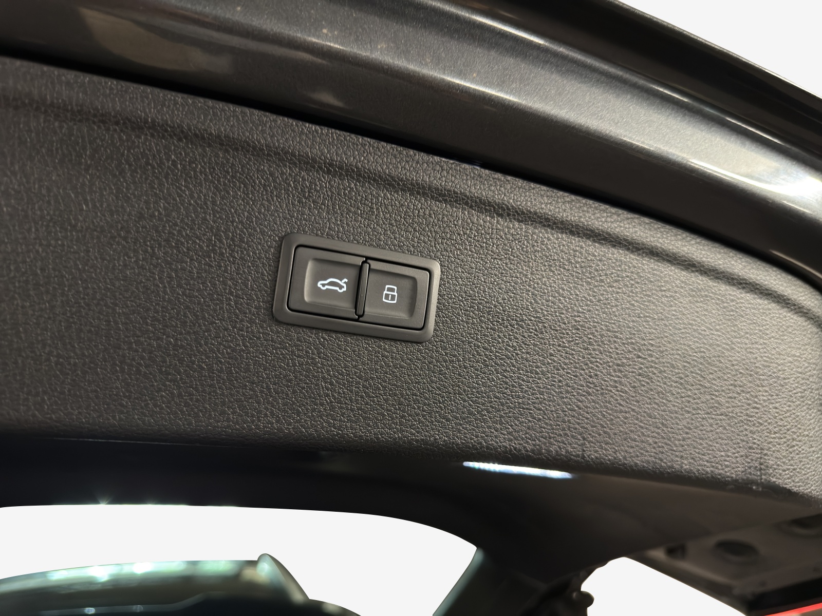 AUDI Q5 50 TFSI e PHEV S line quattro S-tronic-image-13