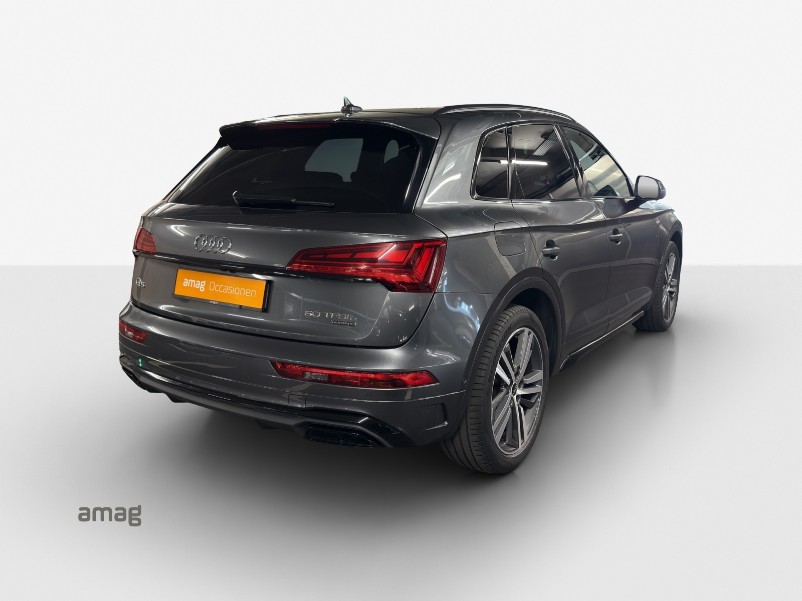 AUDI Q5 50 TFSI e PHEV S line quattro S-tronic-image-4