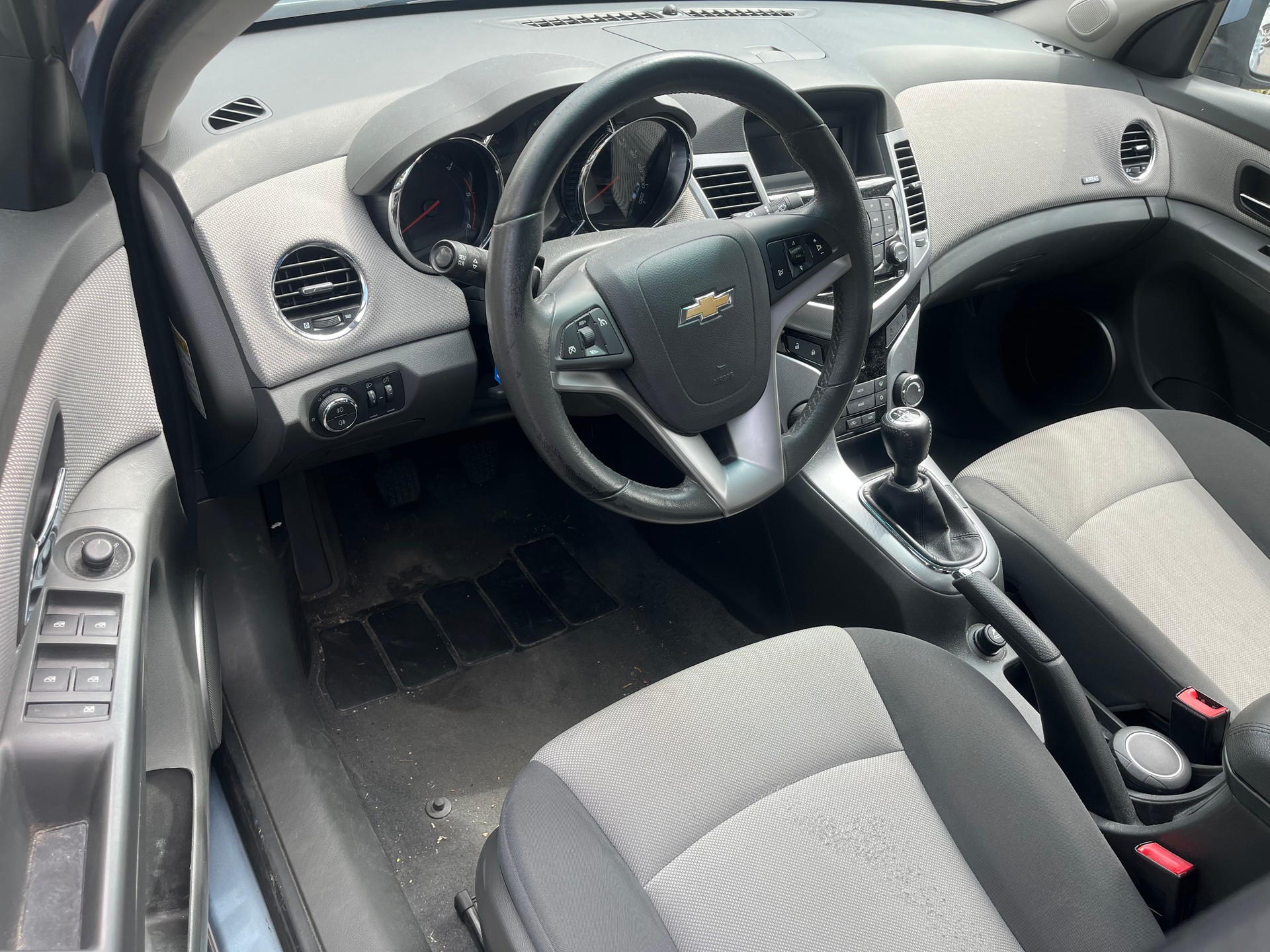 CHEVROLET Cruze 2.0 VCDi LT-image-8