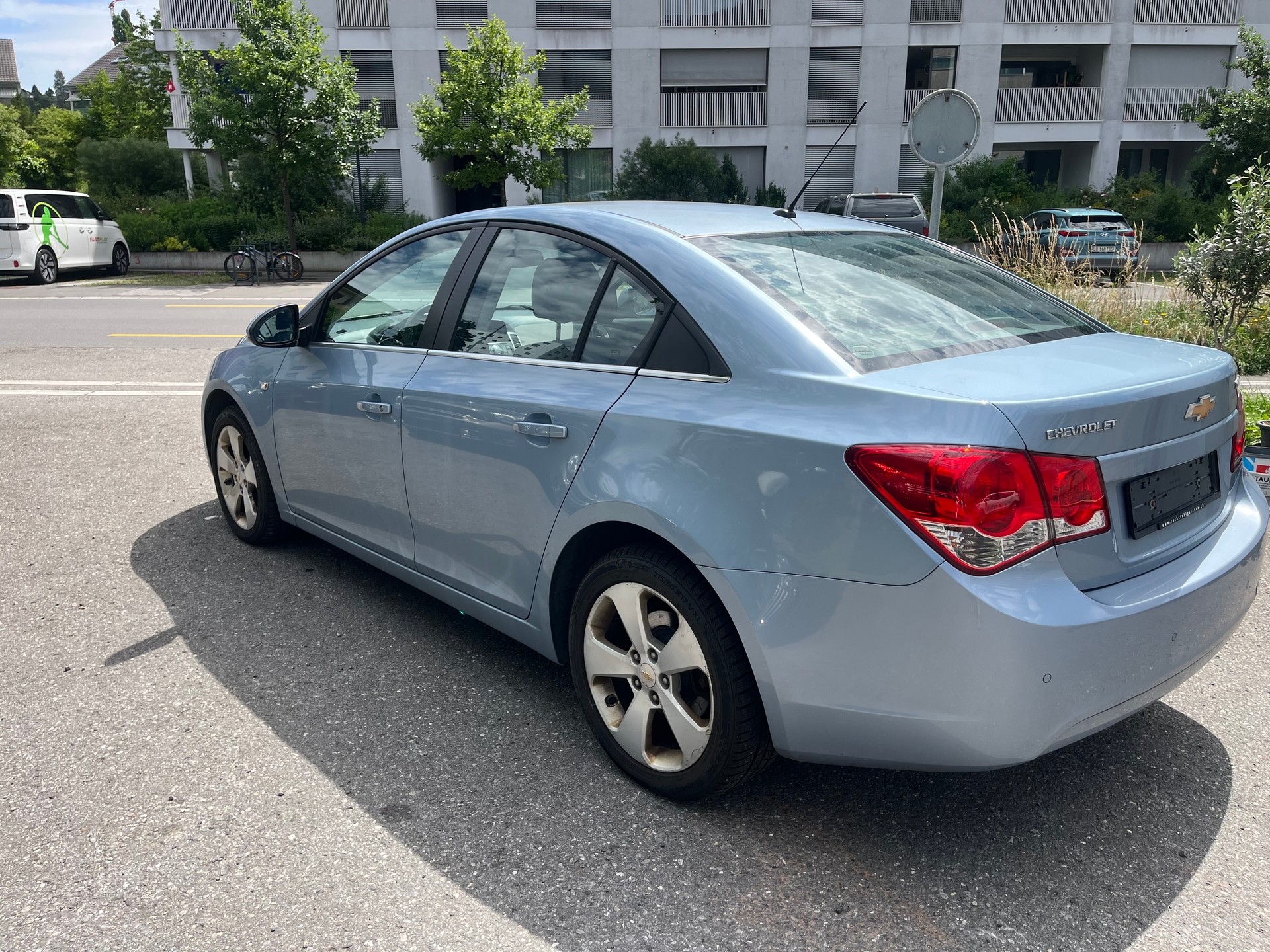 CHEVROLET Cruze 2.0 VCDi LT-image-2