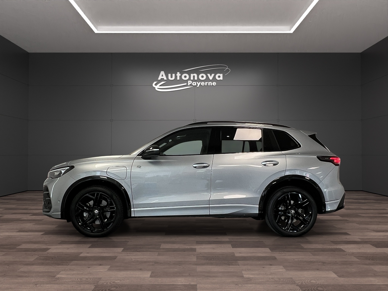 VW Tiguan 1.5 TSI evo2 eHybrid R-Line DSG-image-2