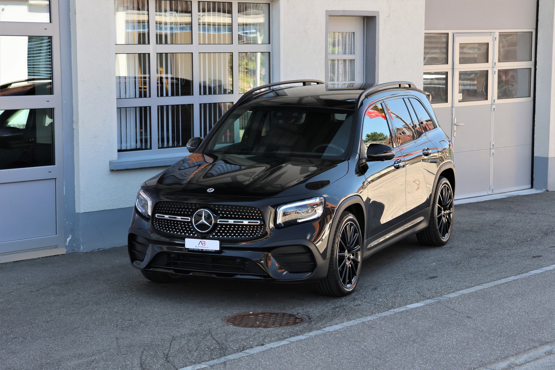 MERCEDES-BENZ GLB 220 d 4Matic AMG Line 8G-Tronic (CH) + 2.0T AHK-image-0