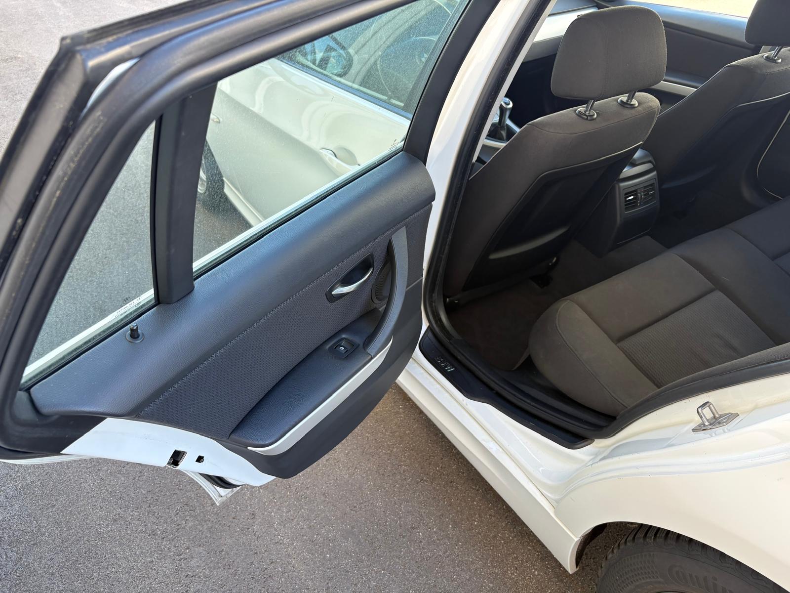 BMW 318i Touring ( MFK 08.07.2026 )-image-12