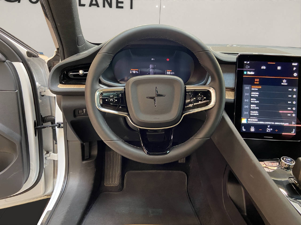 POLESTAR 2 Standard Range Single Motor-image-8
