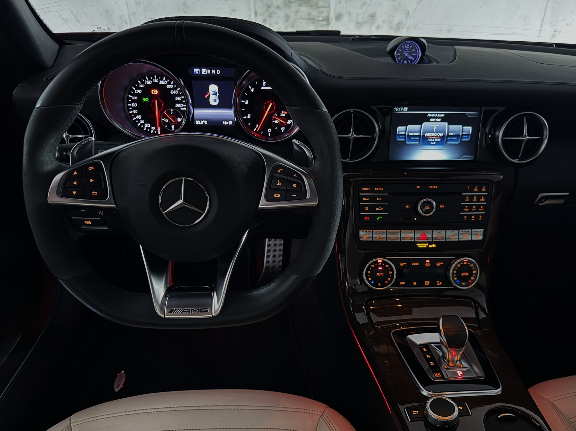 MERCEDES-BENZ SLC 43 AMG 9G-Tronic "DESIGNO" 390PS - *ABSOLUT NEUWERTIG* - *WAHNSINNS-AUSSTATTUNG* - *GRATIS-SERVICE & GARANTIE*-image-25