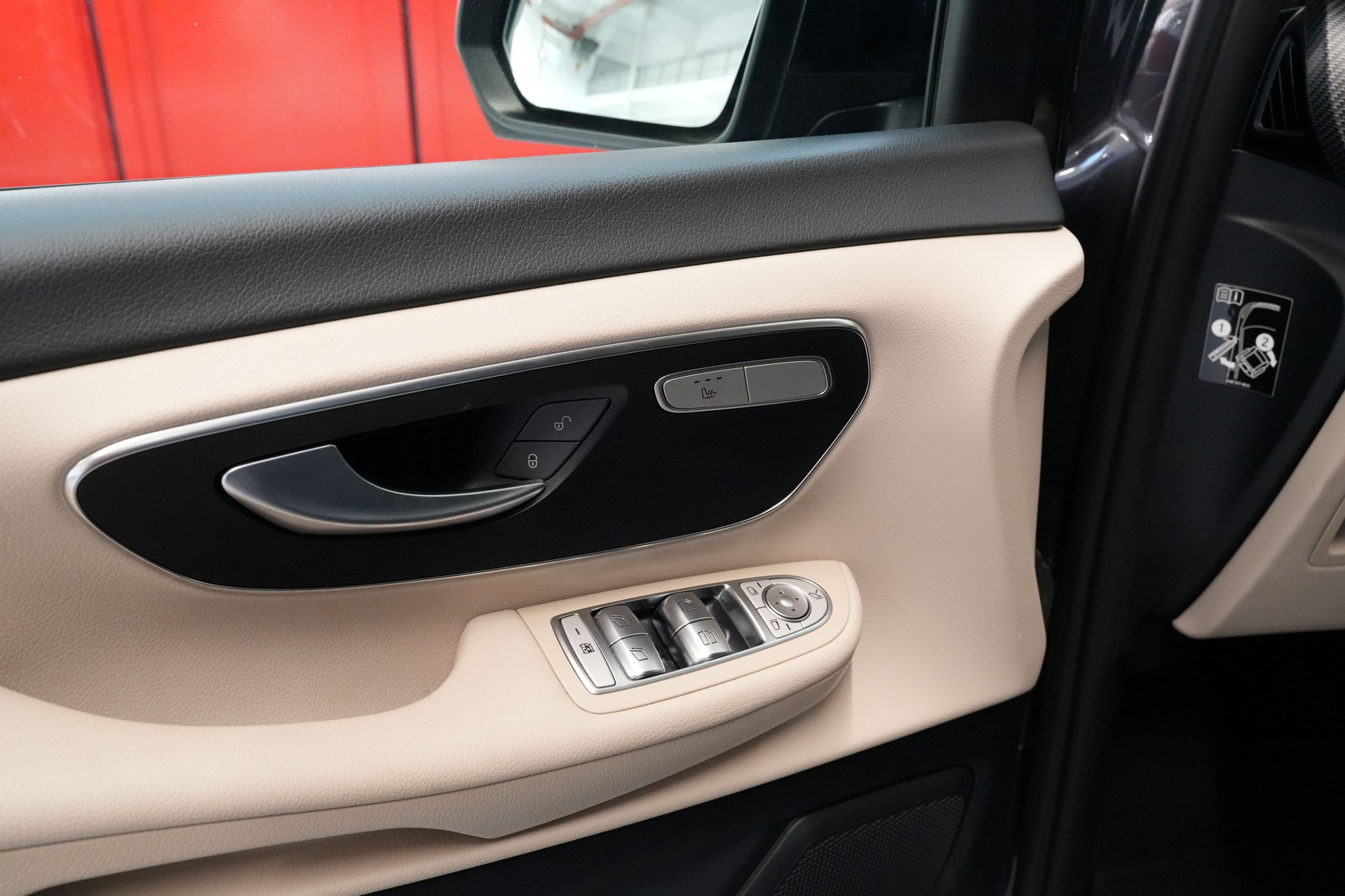 MERCEDES-BENZ Marco Polo 300 d 4M Automat-image-10