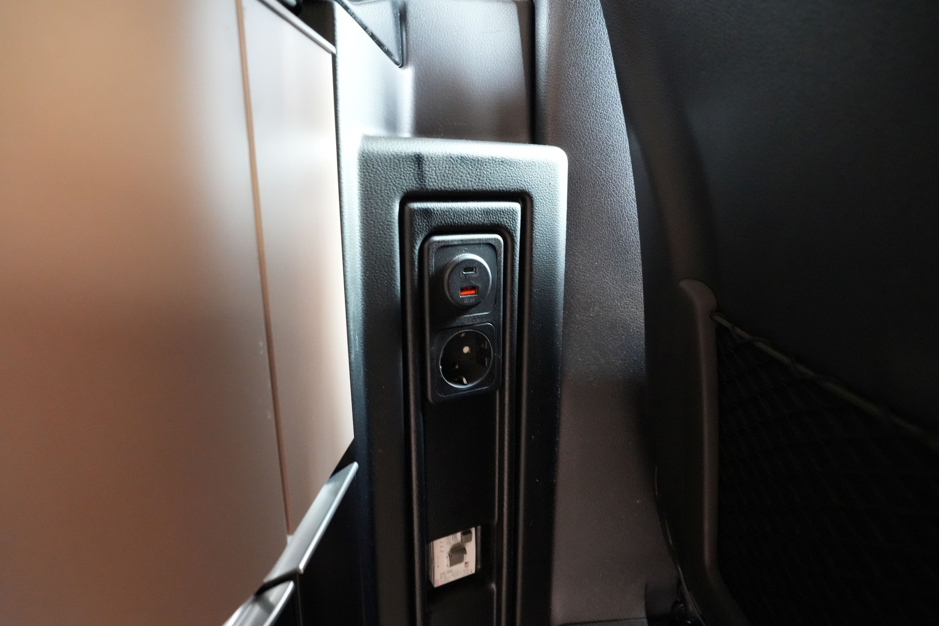 MERCEDES-BENZ Marco Polo 300 d 4M Automat-image-22