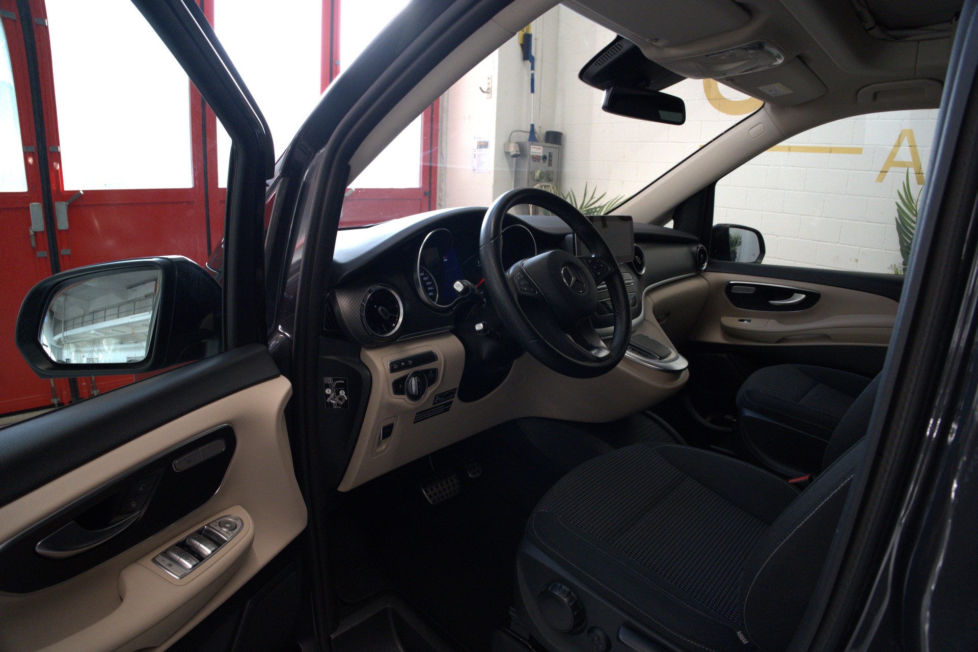 MERCEDES-BENZ Marco Polo 300 d 4M Automat-image-9