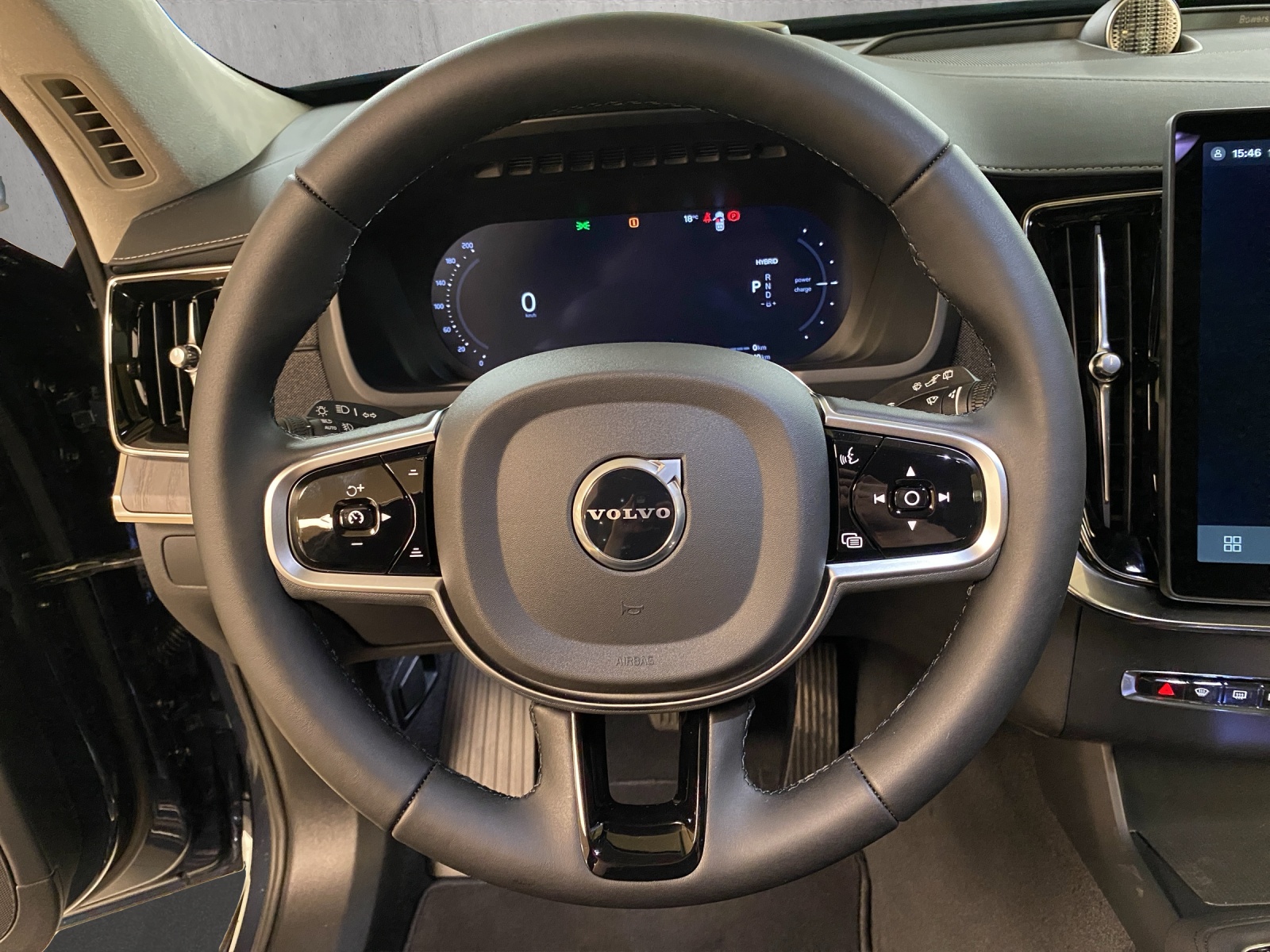 VOLVO XC90 T8 eAWD PluginHybrid Ultra Dark Xclusive Geartronic-image-10