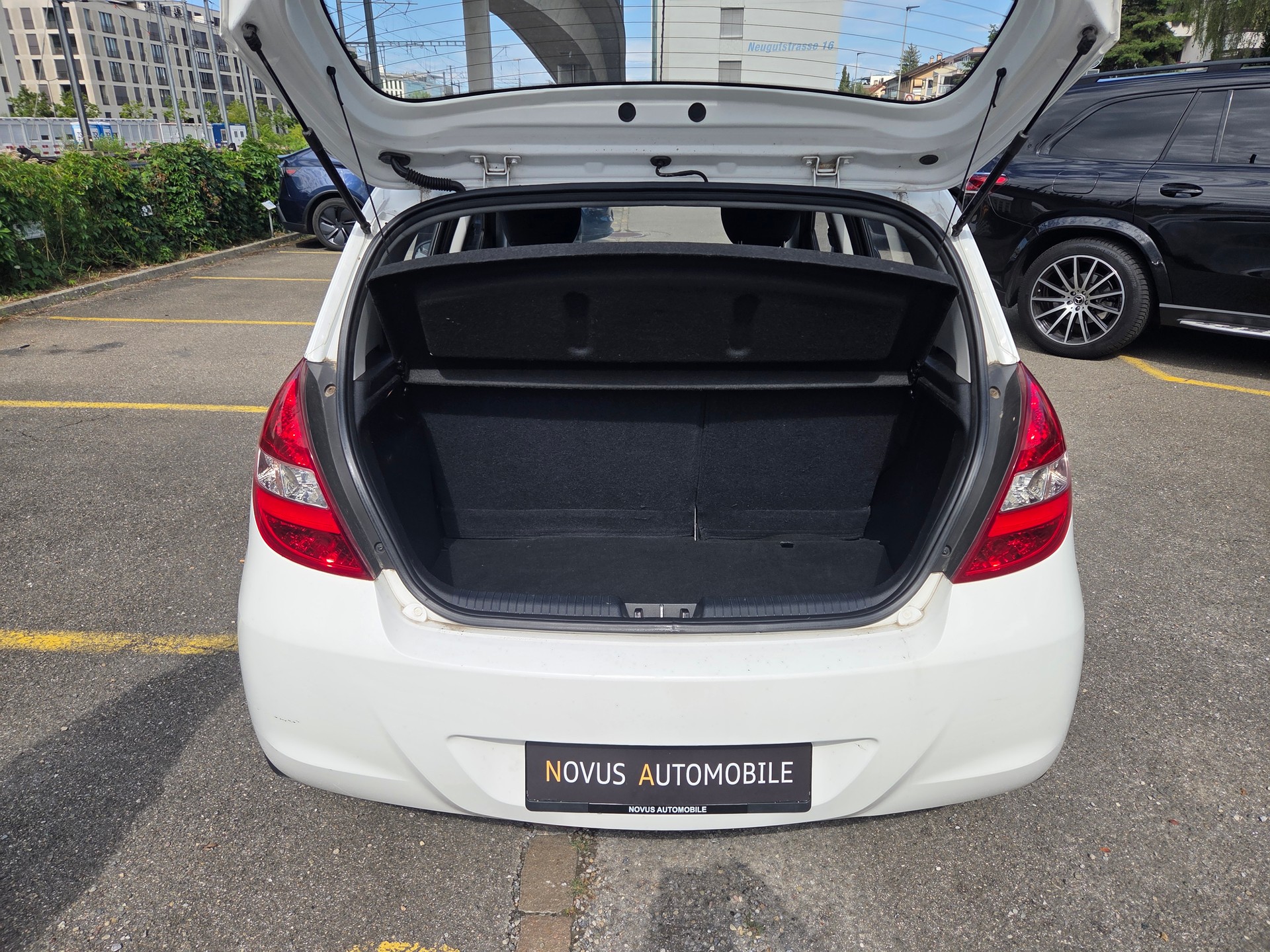 HYUNDAI i20 1.2 Comfort-image-11