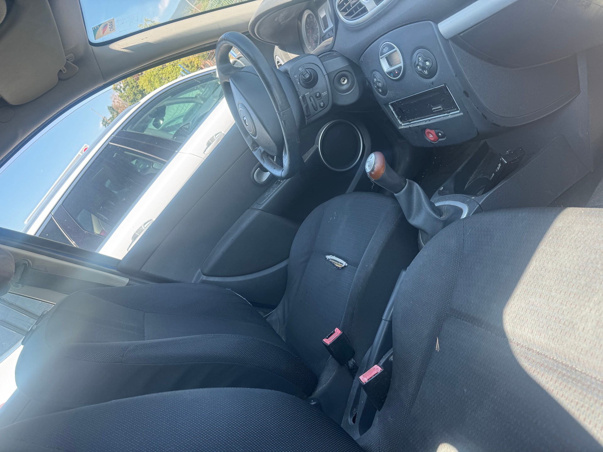 RENAULT Clio 1.2 16V Turbo Dynamique-image-4