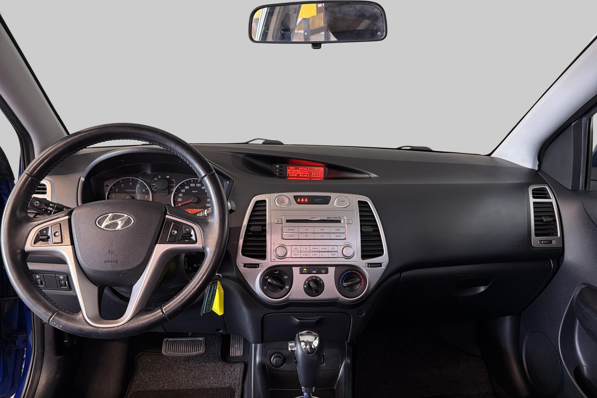 HYUNDAI i20 1.4 Style Automatic-image-15