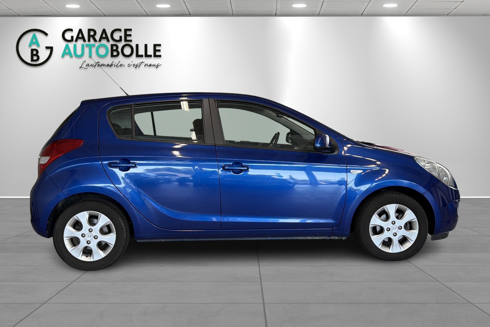 HYUNDAI i20 1.4 Style Automatic-image-2