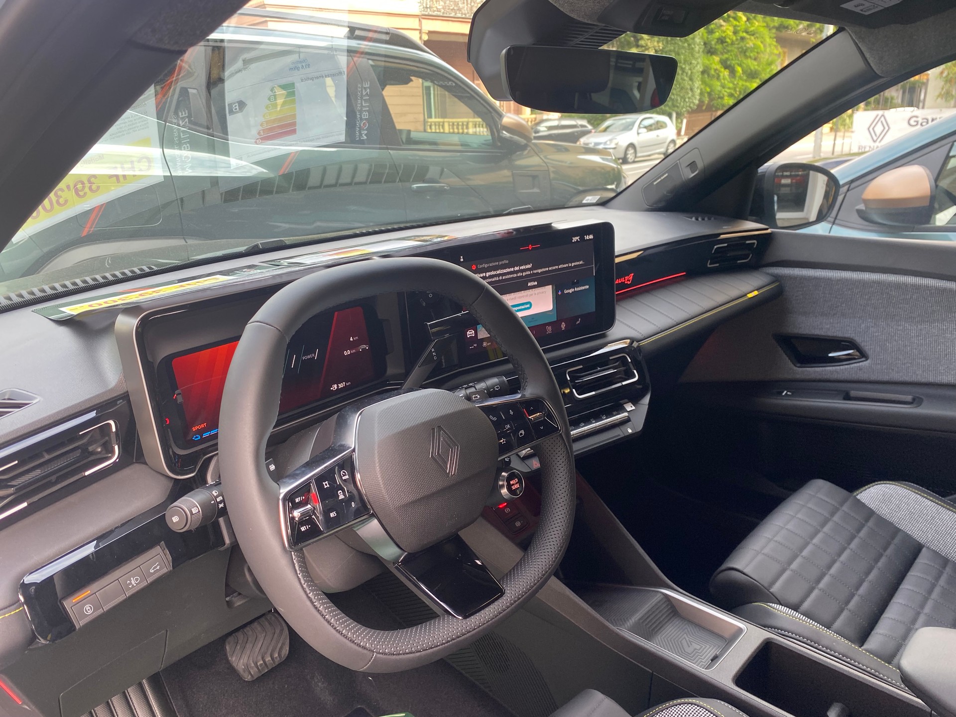 RENAULT R4 E-Tech Comfort Range 52 kWh Iconic-image-6