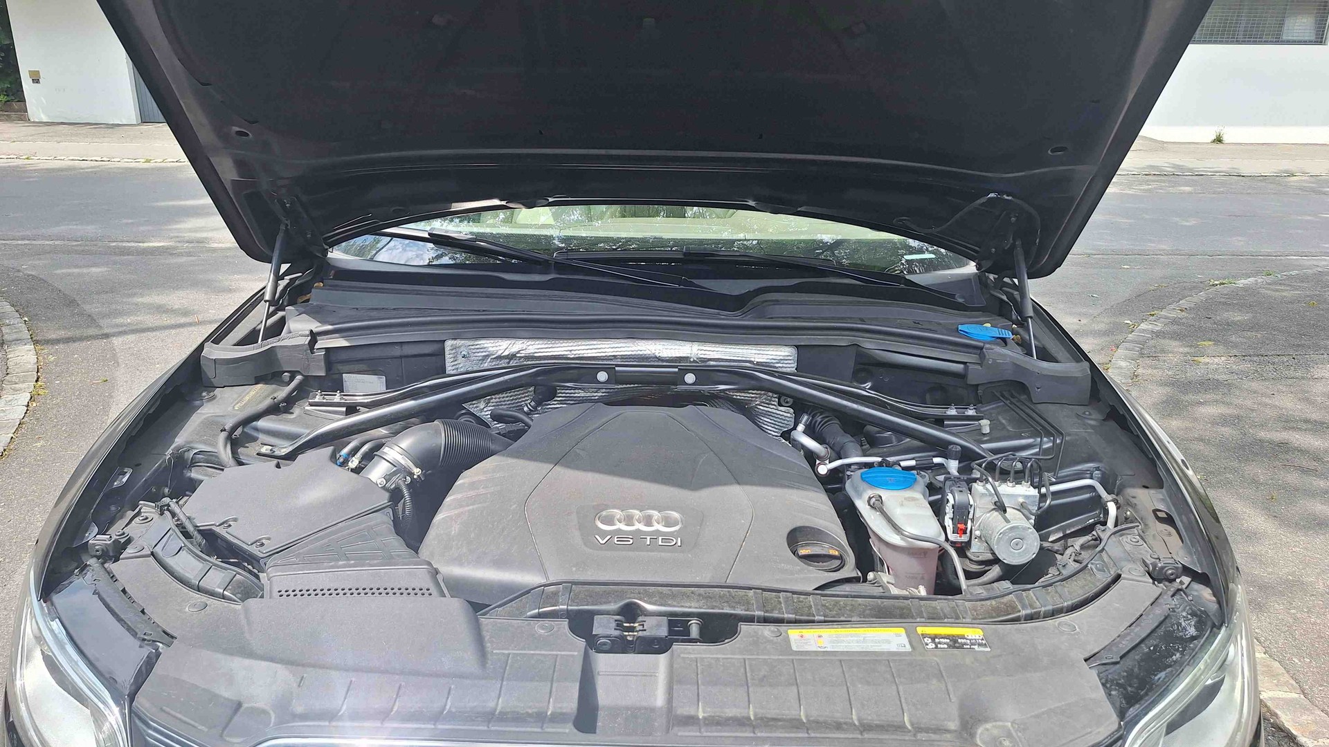AUDI 3.0 V6 TDI quattro S-Tronic-image-4