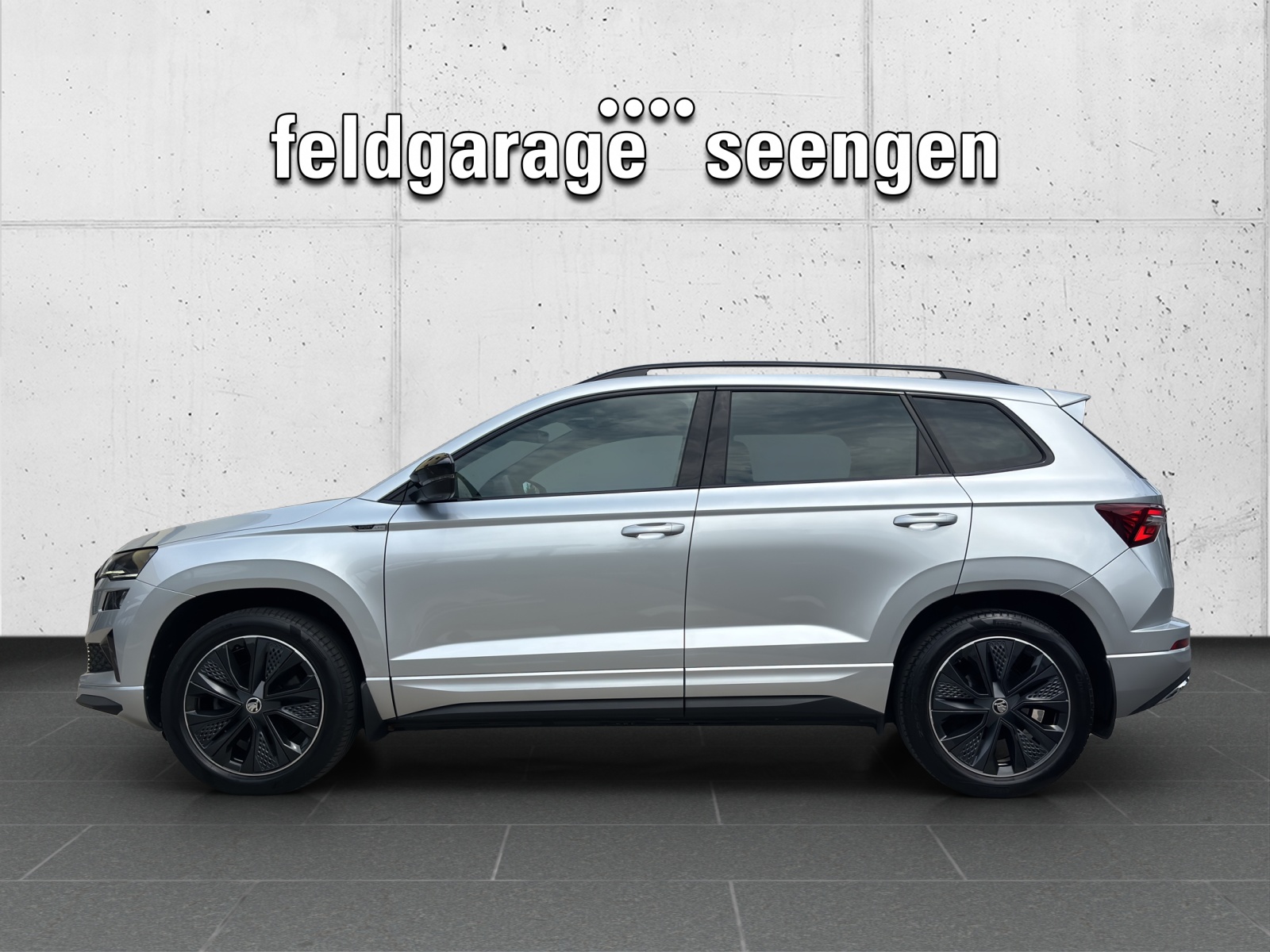 SKODA New Karoq 2.0 TSI SportLine 4x4 DSG mit Leder, Panorama Schiebedach & Standheizung-showroom-element-1