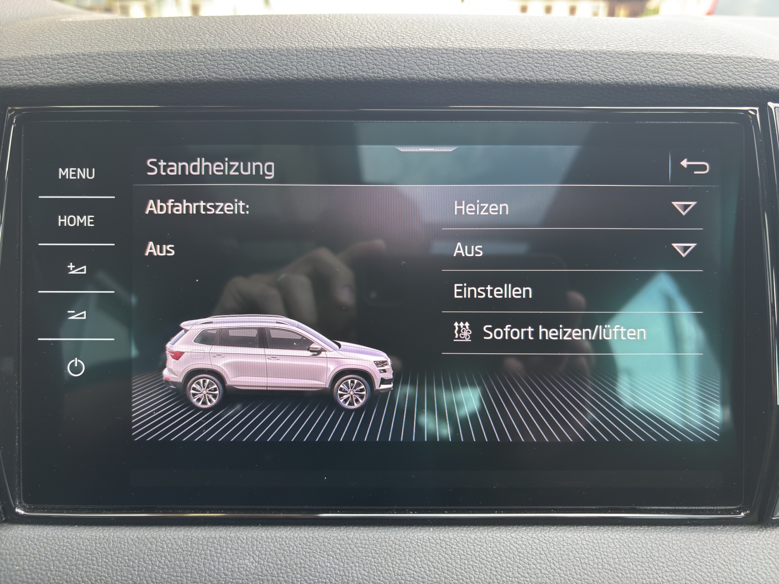 SKODA New Karoq 2.0 TSI SportLine 4x4 DSG mit Leder, Panorama Schiebedach & Standheizung-image-24