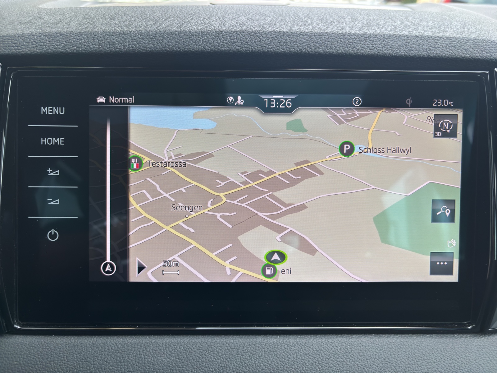 SKODA New Karoq 2.0 TSI SportLine 4x4 DSG mit Leder, Panorama Schiebedach & Standheizung-image-21
