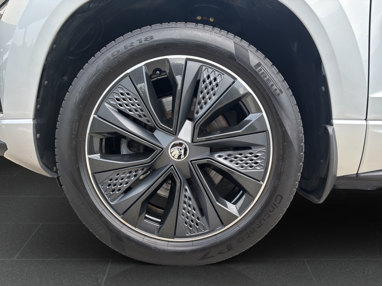 SKODA New Karoq 2.0 TSI SportLine 4x4 DSG mit Leder, Panorama Schiebedach & Standheizung-image-10