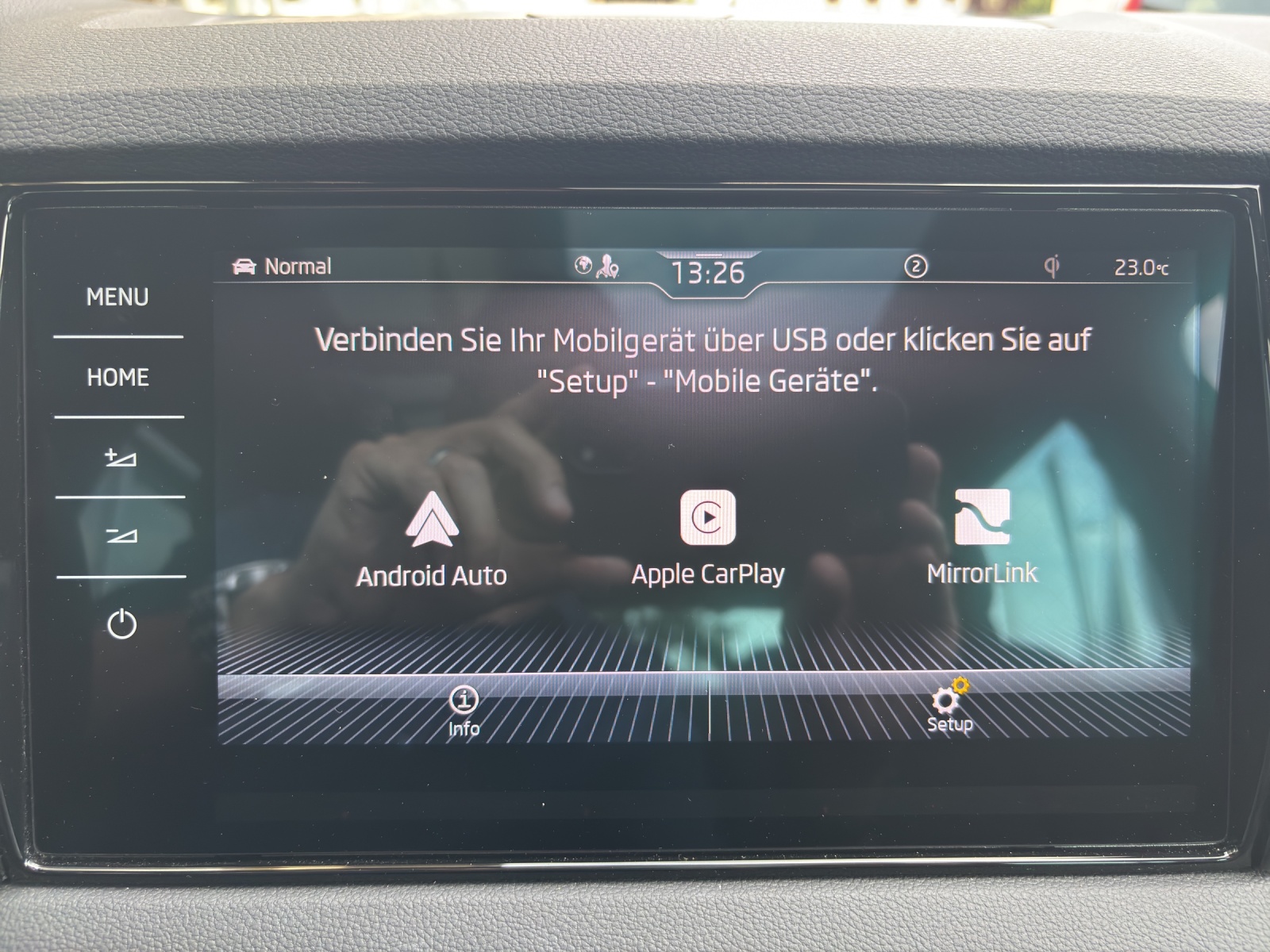 SKODA New Karoq 2.0 TSI SportLine 4x4 DSG mit Leder, Panorama Schiebedach & Standheizung-image-23