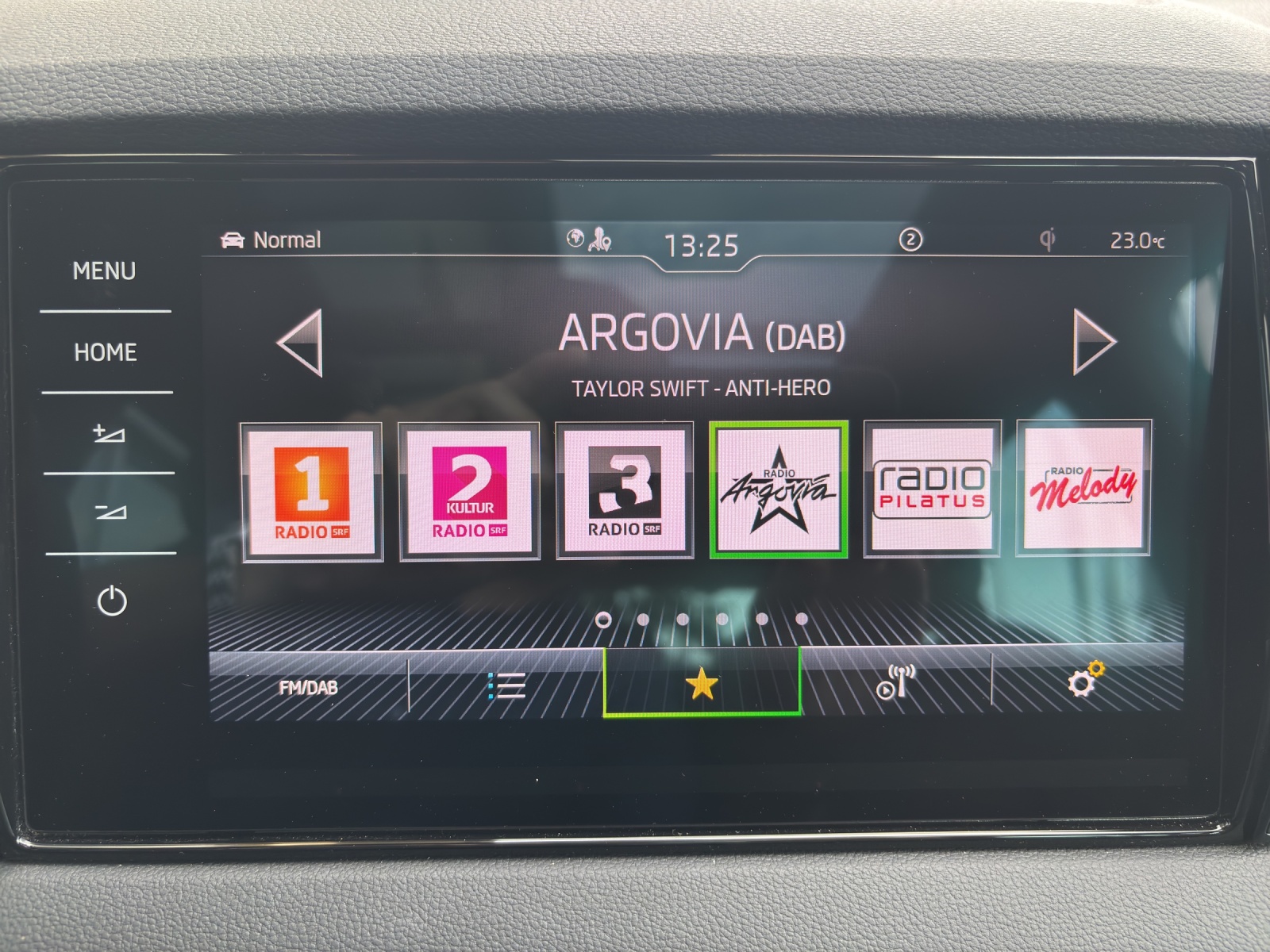 SKODA New Karoq 2.0 TSI SportLine 4x4 DSG mit Leder, Panorama Schiebedach & Standheizung-image-18