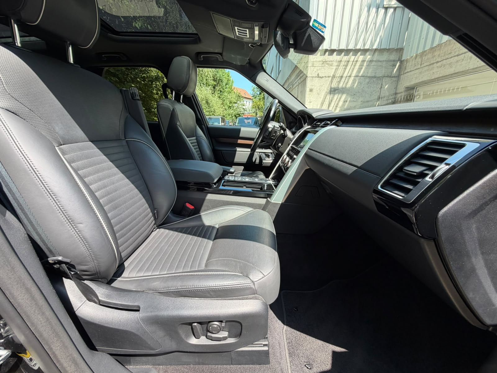 LAND ROVER Discovery 3.0 TD6 HSE Automatic-image-19