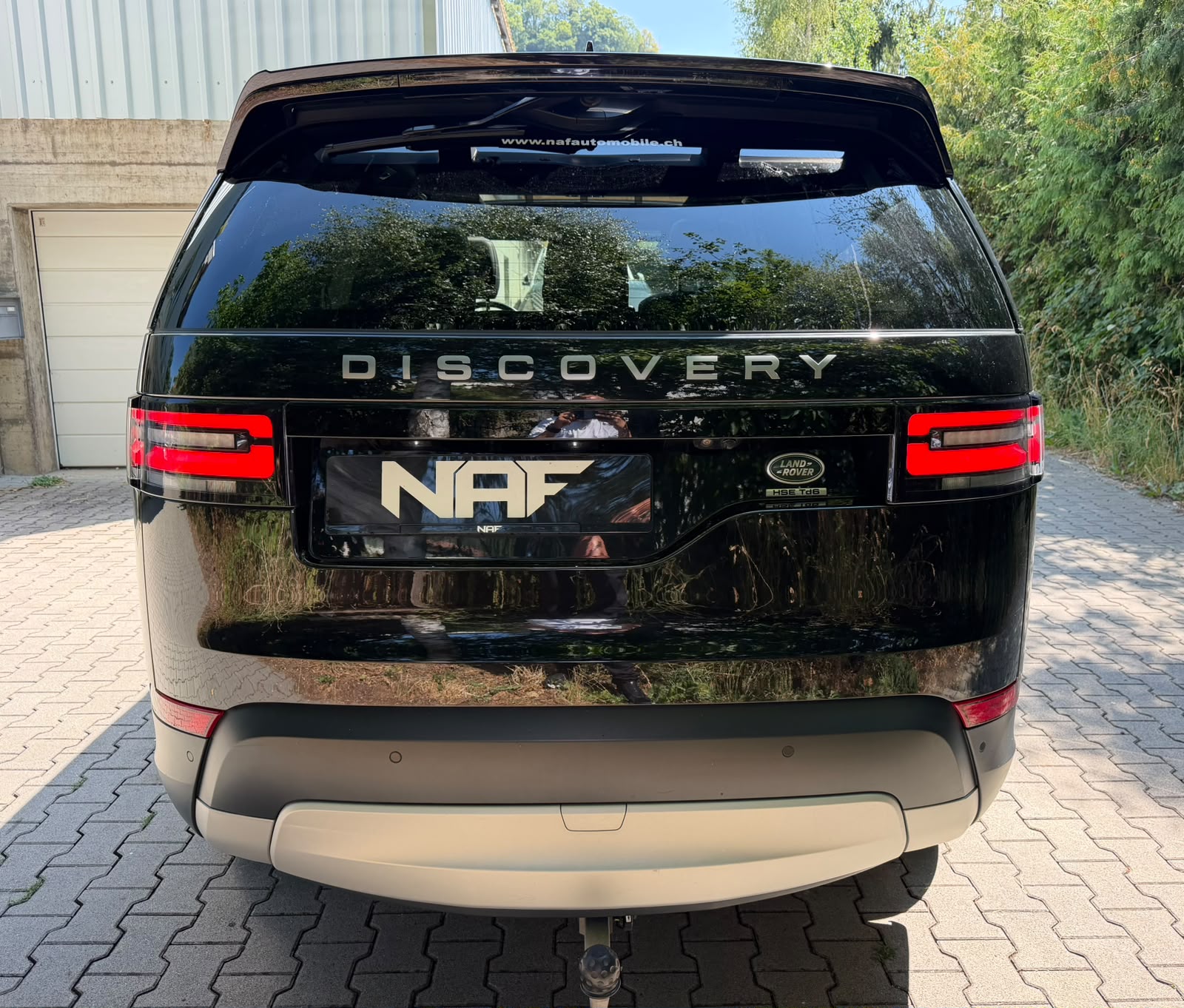 LAND ROVER Discovery 3.0 TD6 HSE Automatic-image-4