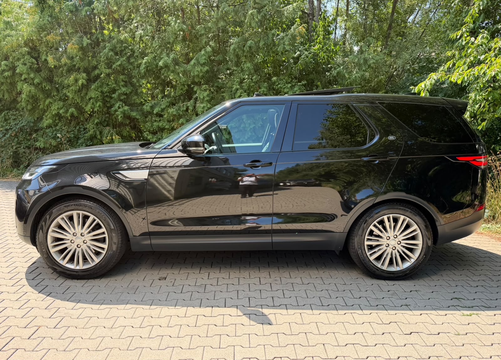 LAND ROVER Discovery 3.0 TD6 HSE Automatic-image-1