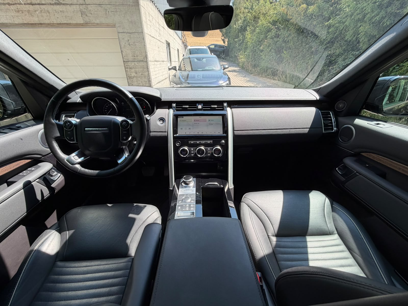 LAND ROVER Discovery 3.0 TD6 HSE Automatic-image-22